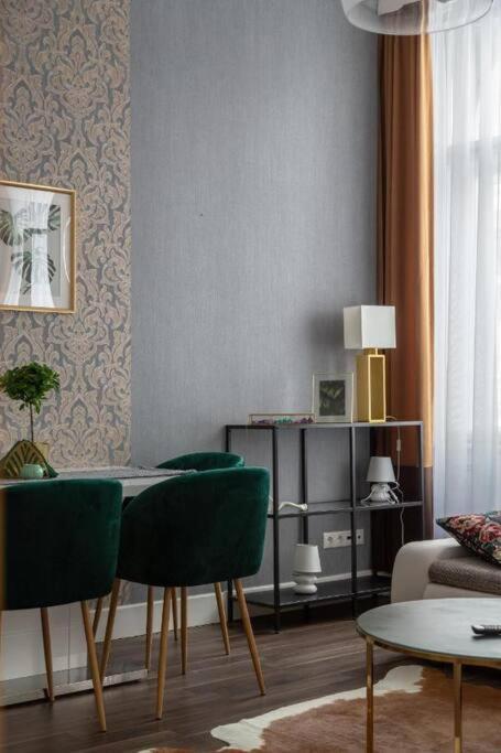 Chic, Captivating Space Budapesta Exterior foto